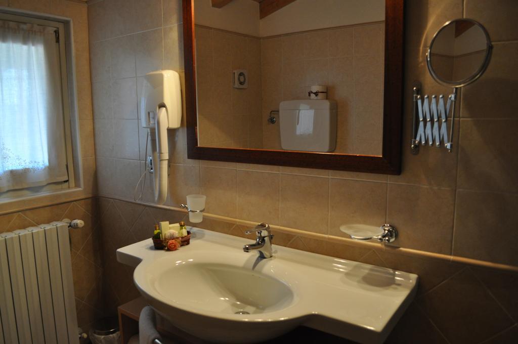 Hotel La Corte Bedizzol Quarto foto