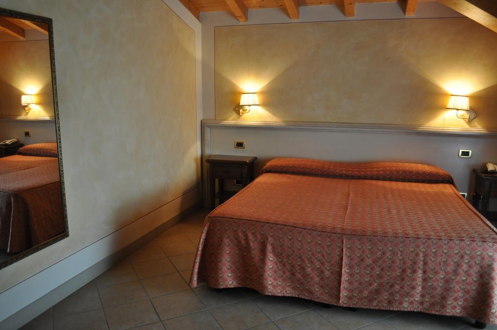 Hotel La Corte Bedizzol Quarto foto